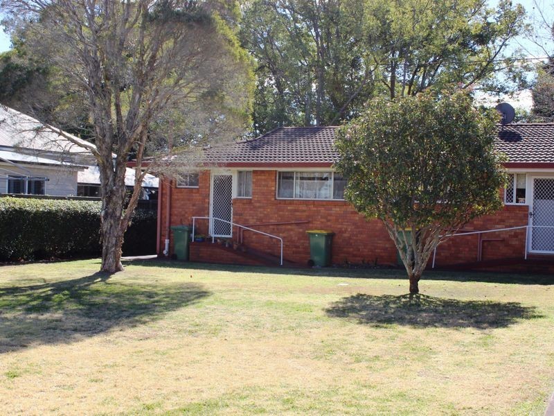 1/96 Campbell street, East Toowoomba QLD 4350