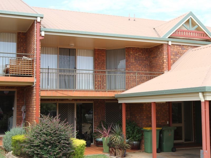 28/367 Margaret Street, Newtown QLD 4350