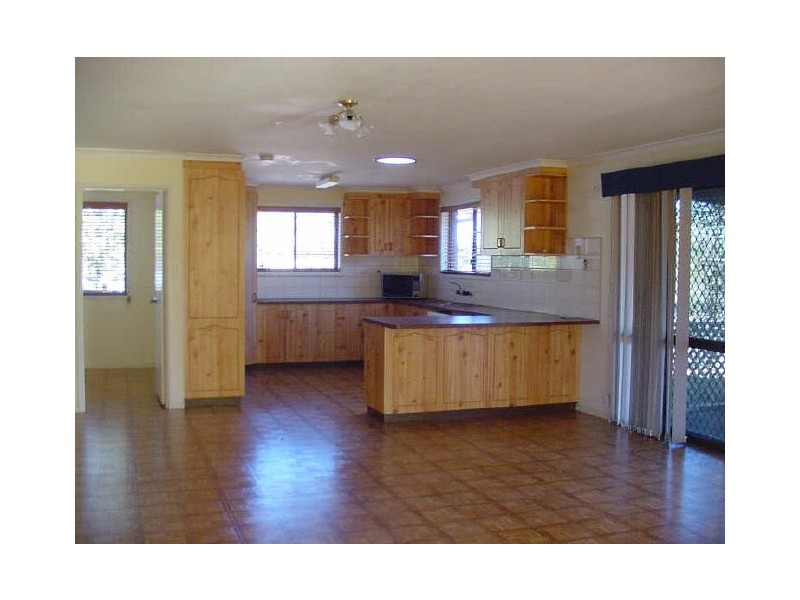 16 Roslyn Street, Westbrook QLD 4350