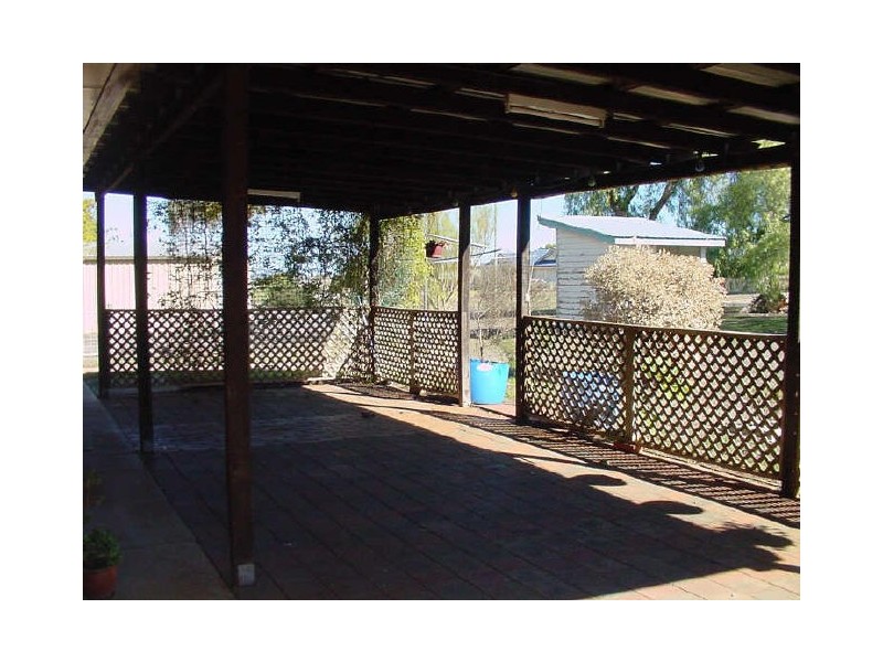 16 Roslyn Street, Westbrook QLD 4350