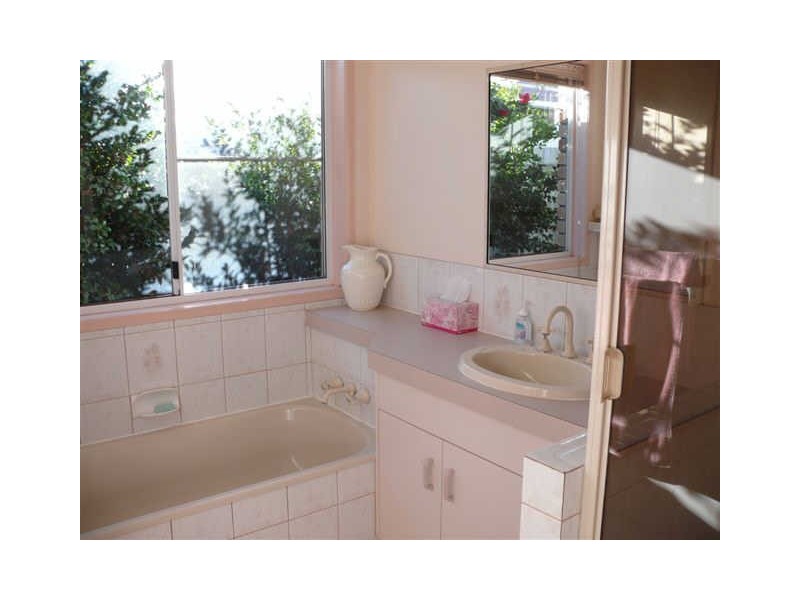 5 Fischer Court, Kearneys Spring QLD 4350