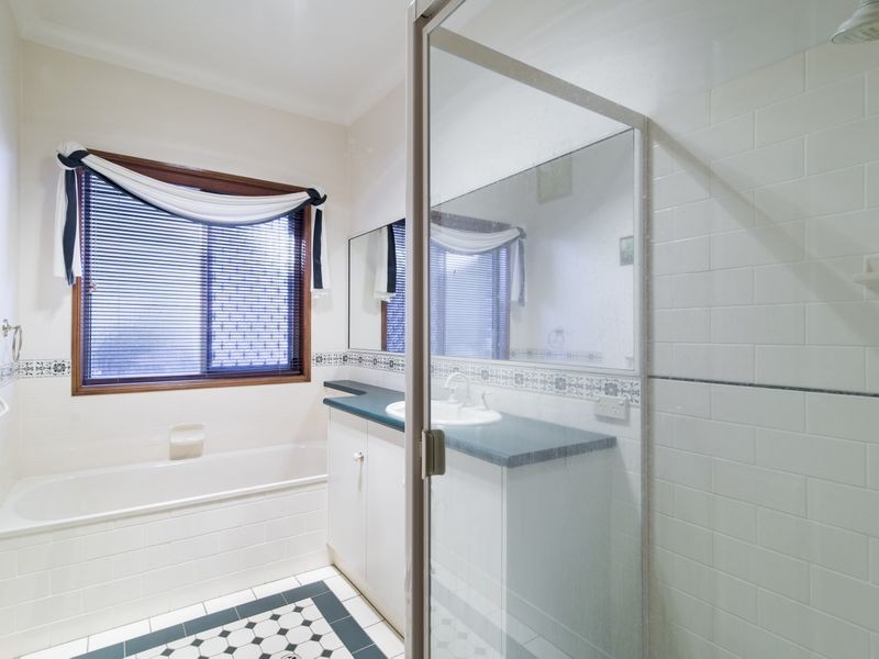 7 Jonquil Court, Middle Ridge QLD 4350