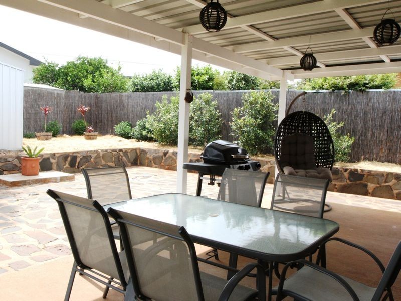 10 Florence Street, Harristown QLD 4350