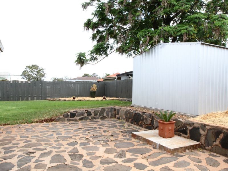 10 Florence Street, Harristown QLD 4350