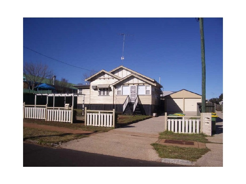 10 Healy Street, South Toowoomba QLD 4350