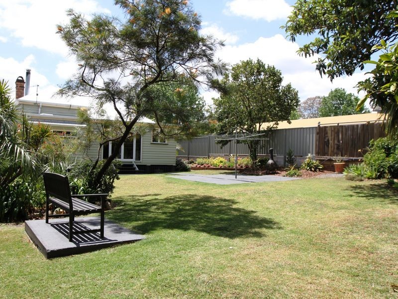 34 Perry Street, Harlaxton QLD 4350
