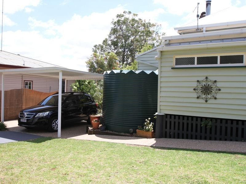 34 Perry Street, Harlaxton QLD 4350