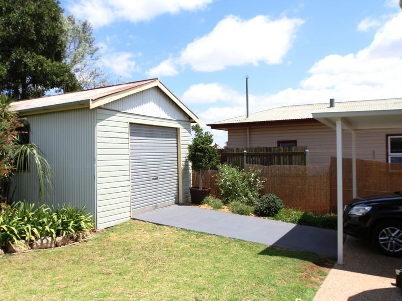 34 Perry Street, Harlaxton QLD 4350