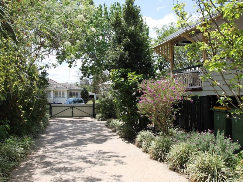 34 Perry Street, Harlaxton QLD 4350