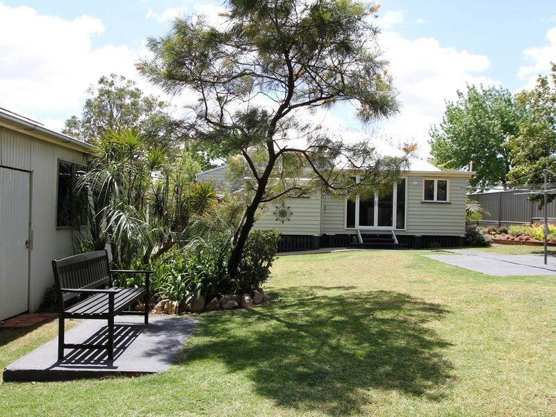 34 Perry Street, Harlaxton QLD 4350