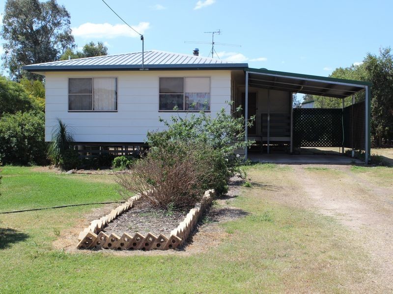 11 Victoria Street, Goombungee QLD 4354
