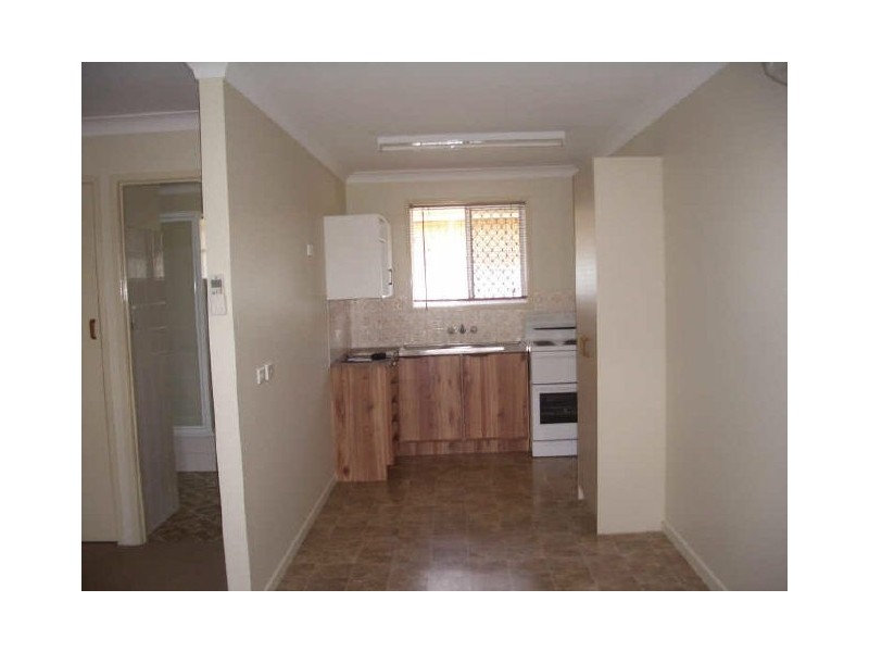 1/4 Jondaryan Street, Newtown QLD 4350