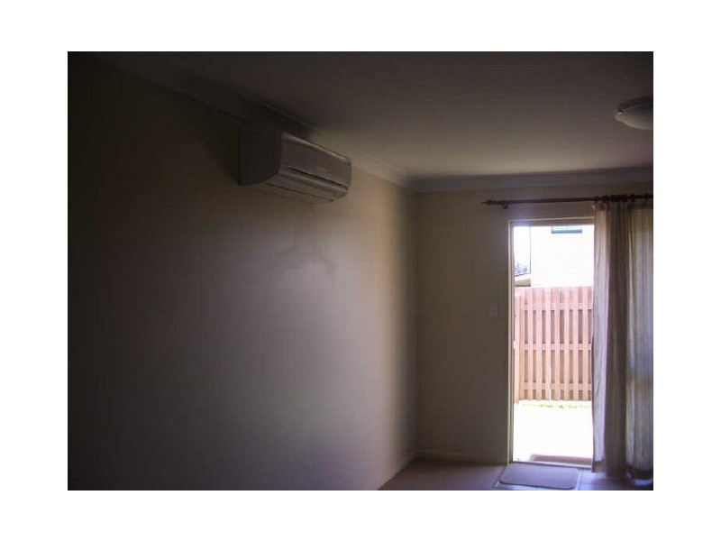 1/4 Jondaryan Street, Newtown QLD 4350