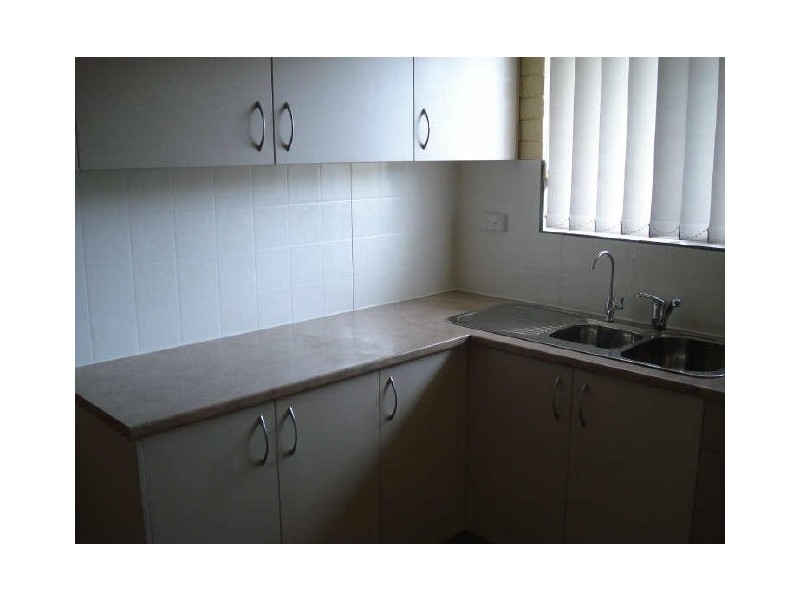 2/31 Hampton Street, Newtown QLD 4350