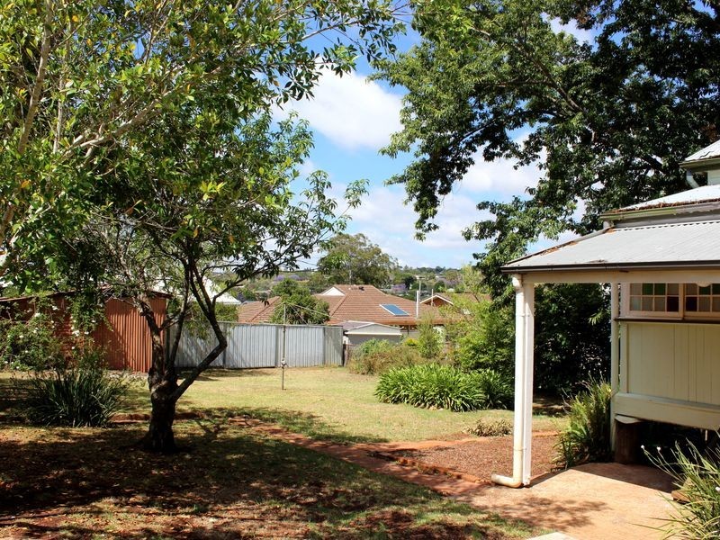 56 Long Street, Rangeville QLD 4350