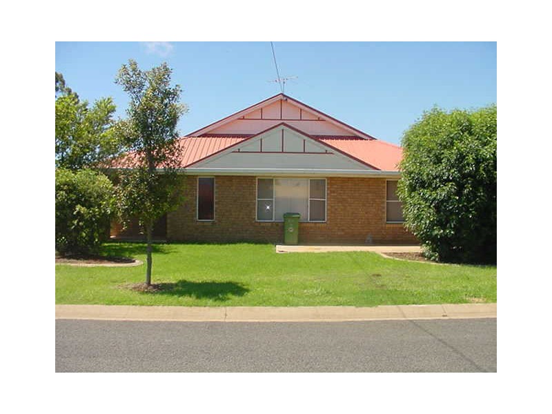 2/8 Camellia Street, Darling Heights QLD 4350