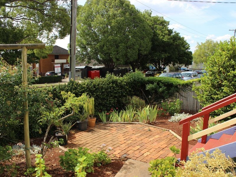 112 Neil Street, South Toowoomba QLD 4350