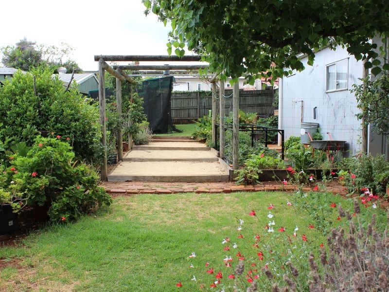 112 Neil Street, South Toowoomba QLD 4350