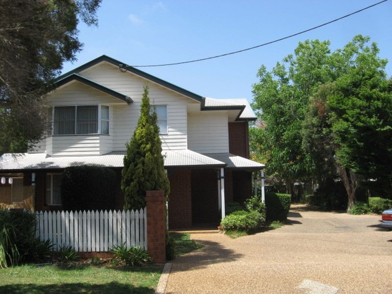 4/8 Bruce Street, East Toowoomba QLD 4350