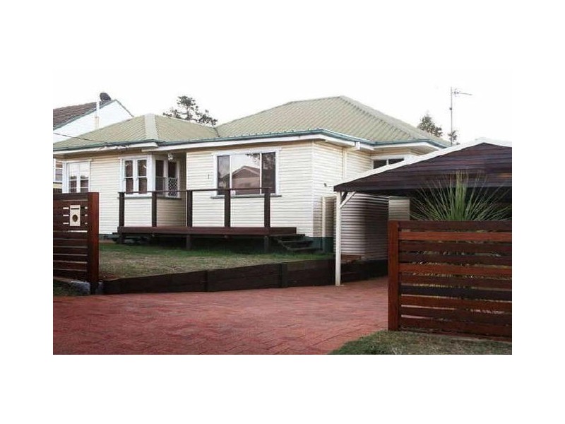 1 Derwak Street, Harristown QLD 4350