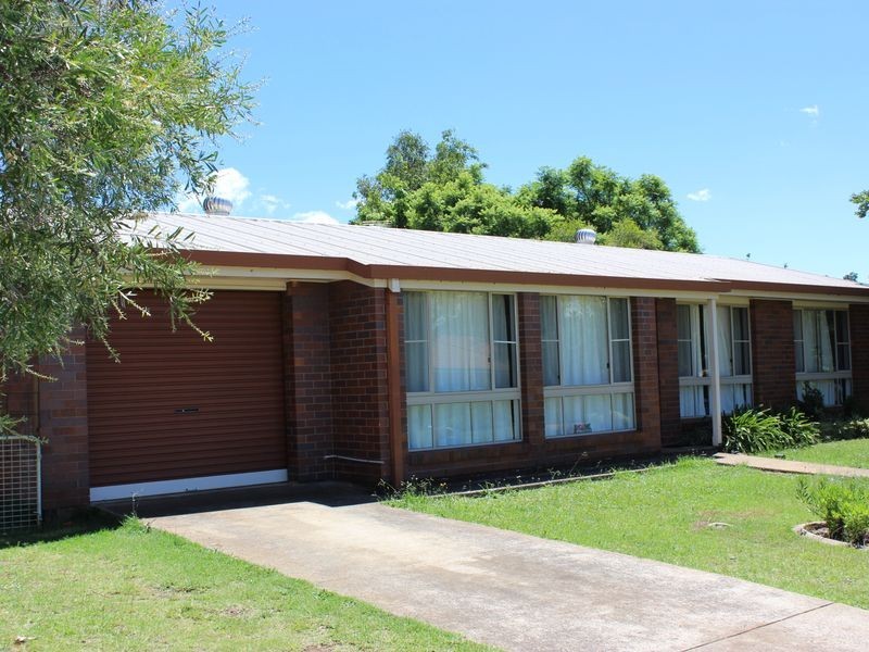 43 Stumm Street, Kearneys Spring QLD 4350