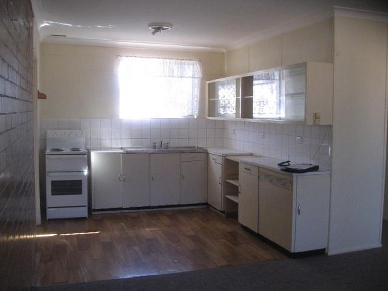 6/348 South Street, Harristown QLD 4350