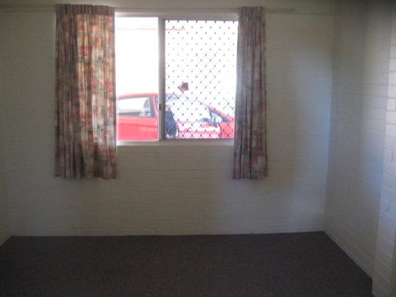 6/348 South Street, Harristown QLD 4350