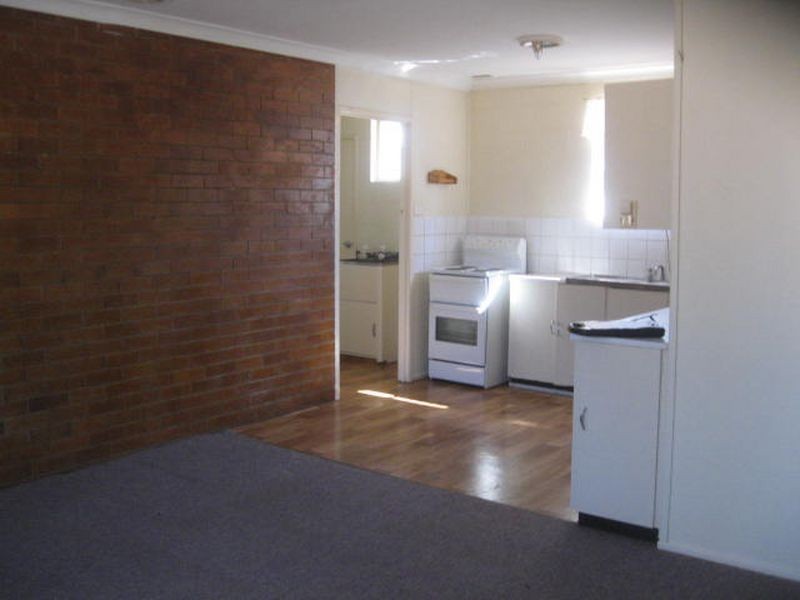 6/348 South Street, Harristown QLD 4350