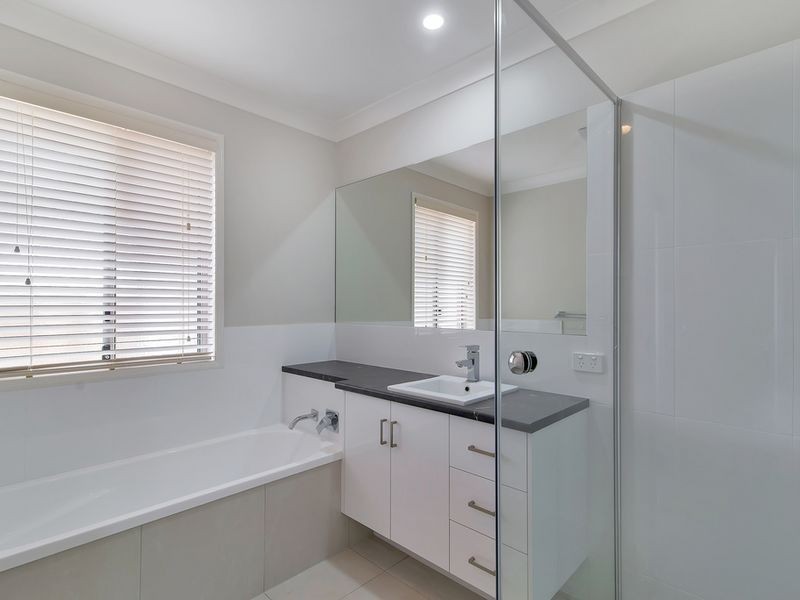 33 Wigan Avenue, Highfields QLD 4352