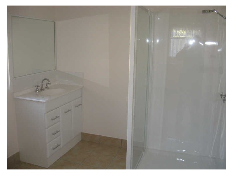 2 Lamington Street, Mount Lofty QLD 4350