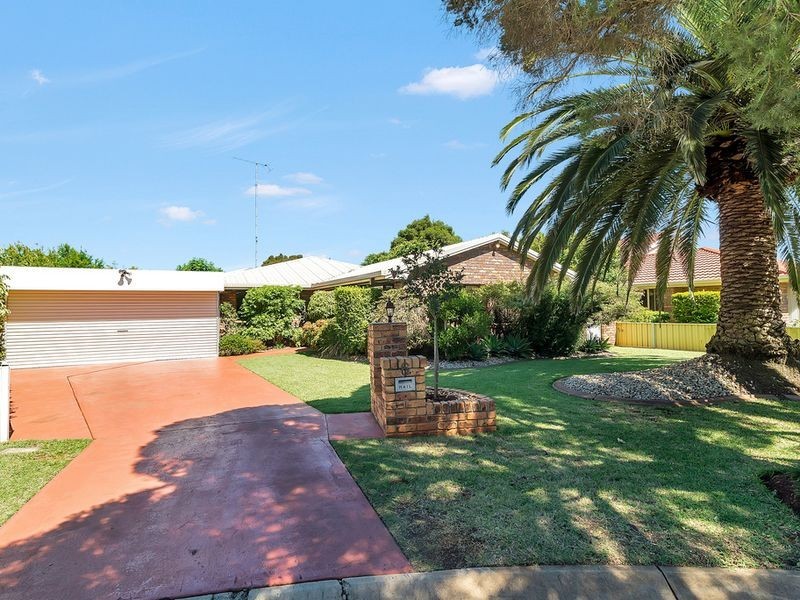 6 Qantas Court, Wilsonton QLD 4350