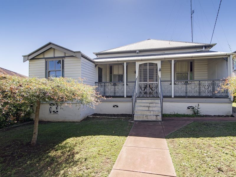137 Jellicoe Street, North Toowoomba QLD 4350