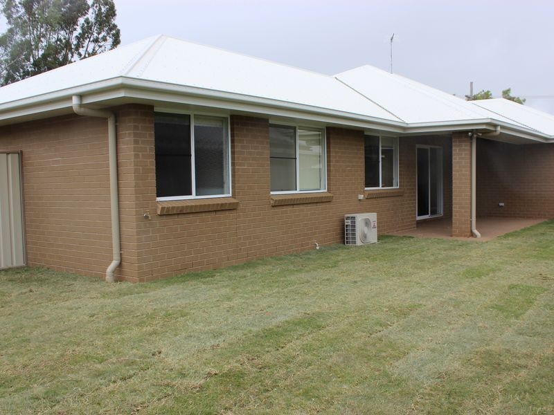 36 Milligan Street, Oakey QLD 4401