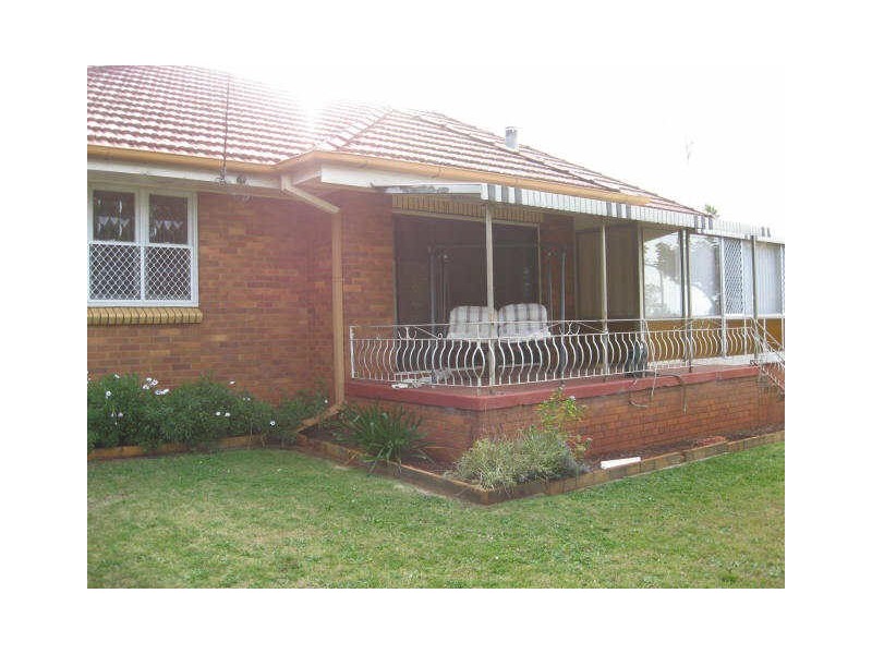 293a West Street, Harristown QLD 4350