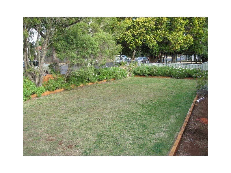 293a West Street, Harristown QLD 4350