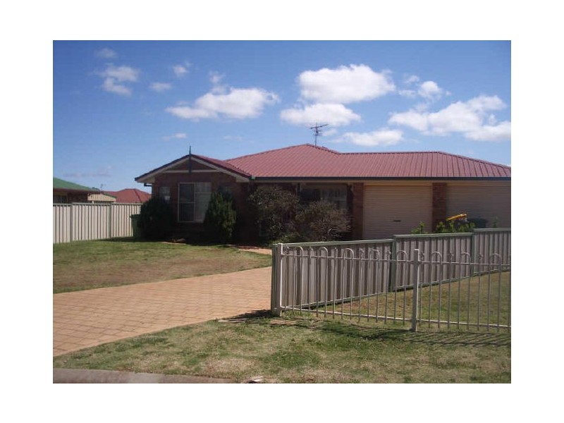 5 Freyling Street, Kearneys Spring QLD 4350