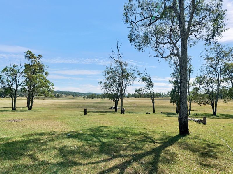 3245 New England Highway, Acland QLD 4401