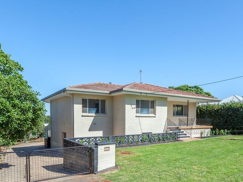 15a John Street, East Toowoomba QLD 4350