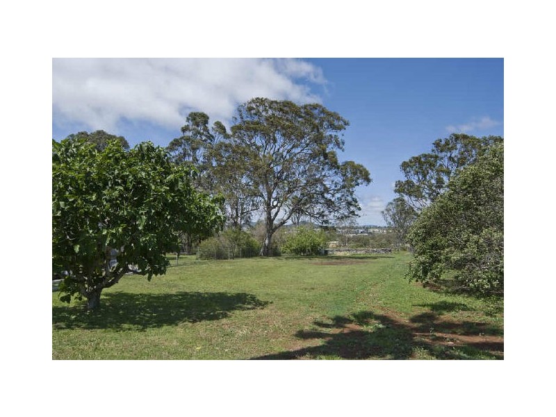 576 Bridge Street, Wilsonton QLD 4350