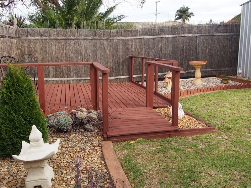1/8 Schultz Street, Kearneys Spring QLD 4350