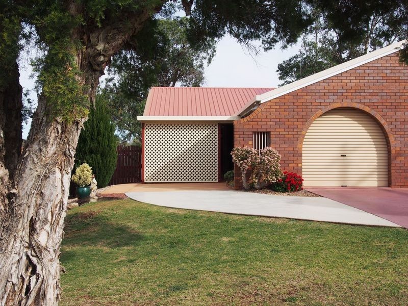 1/8 Schultz Street, Kearneys Spring QLD 4350