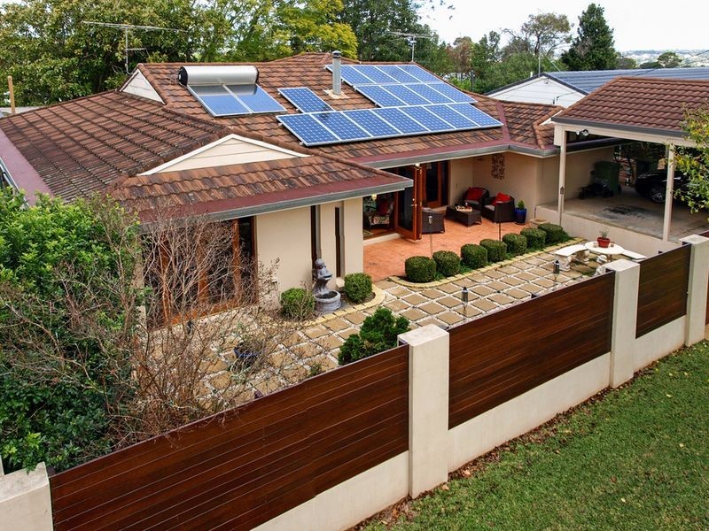 2A Alford Street, Mount Lofty QLD 4350