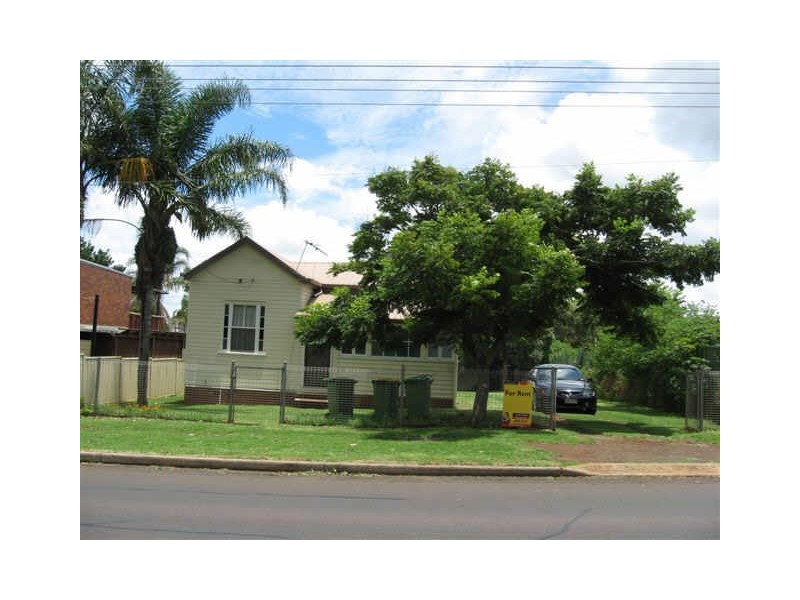 367 Hume Street, Kearneys Spring QLD 4350