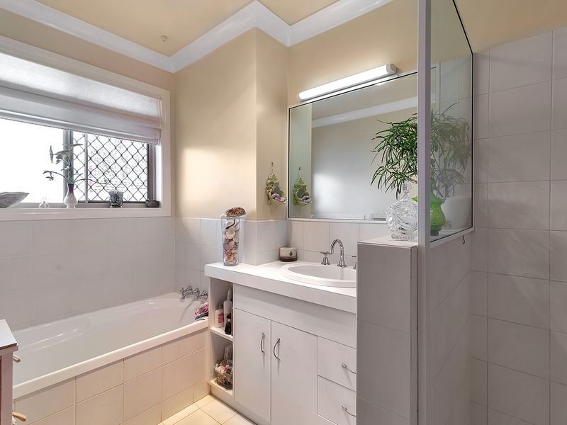 5 Margot Court, Harlaxton QLD 4350