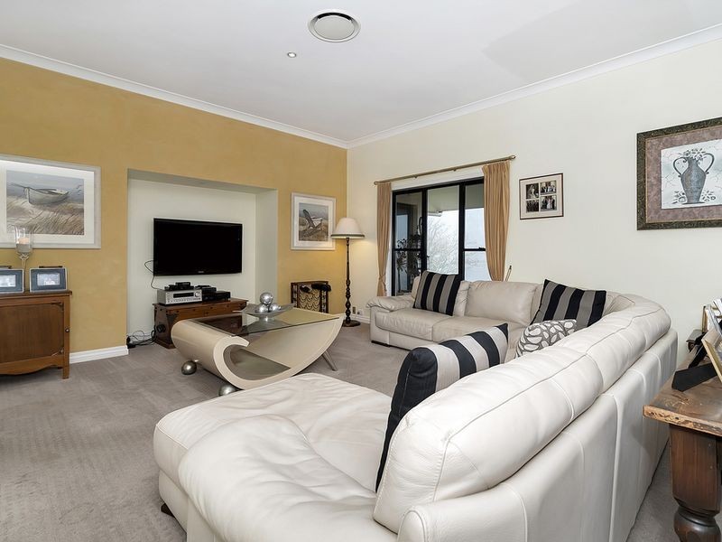 3 Steinohrt Court, Middle Ridge QLD 4350