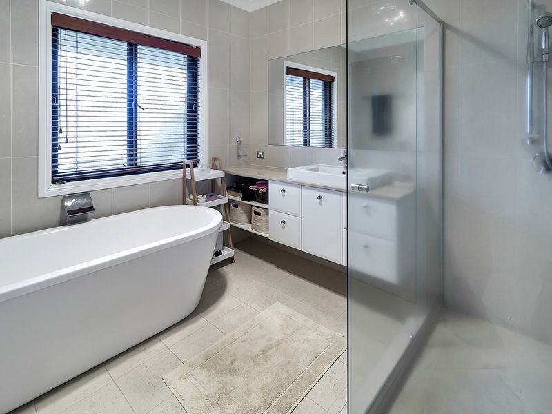 3 Steinohrt Court, Middle Ridge QLD 4350