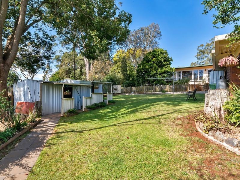 18 Bingara Street, Mount Lofty QLD 4350