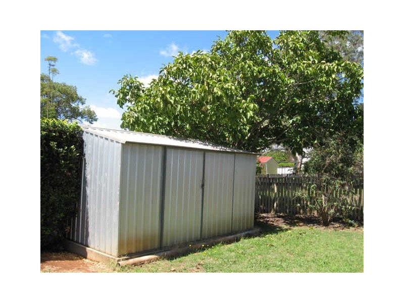 8 Newmarket Street, Newtown QLD 4350