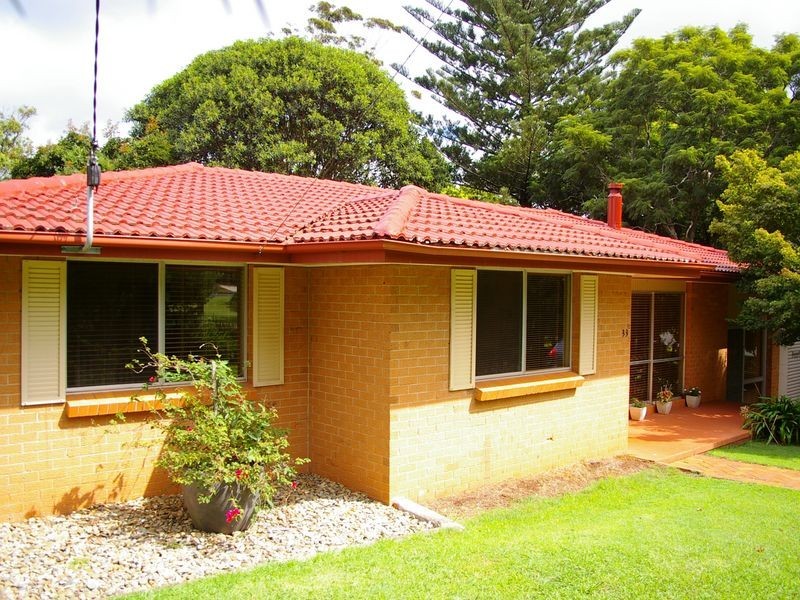 33 Barrymount Crescent, Mount Lofty QLD 4350