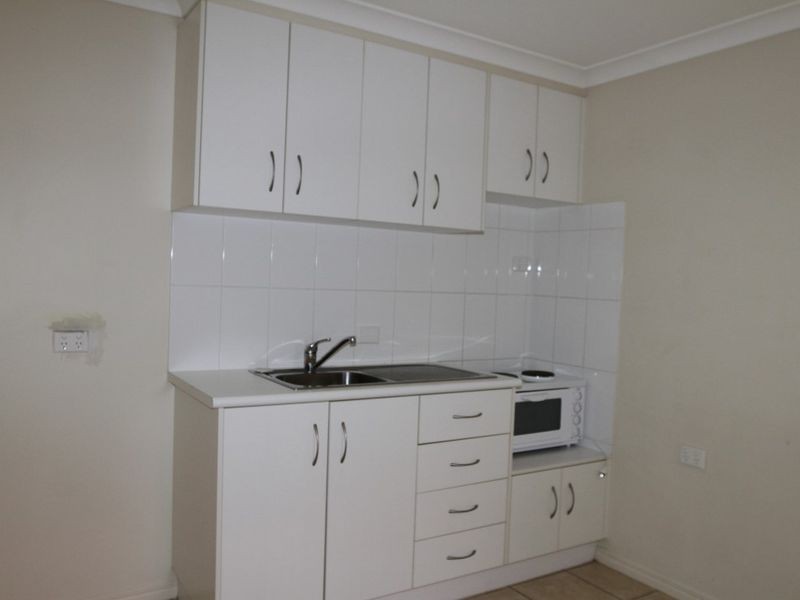 311 Bridge Street, Newtown QLD 4350